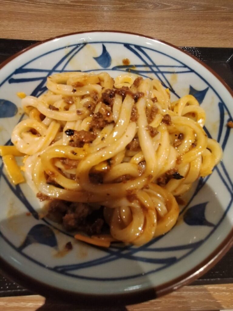 粗挽きチーズ釜玉うどん